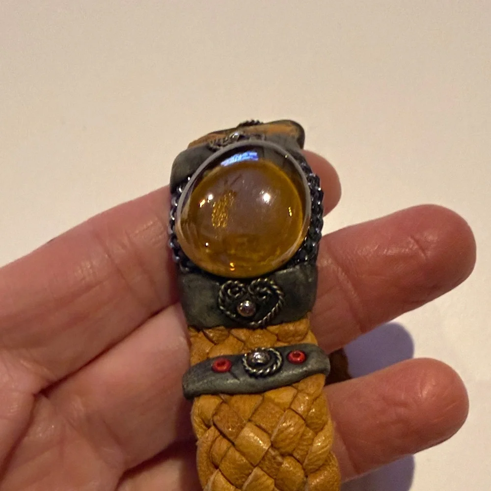 N/A stylish wearable